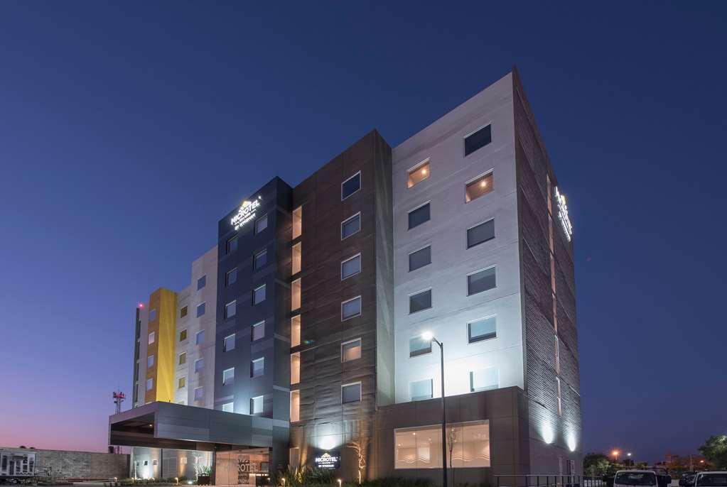 Microtel Inn & Suites By Wyndham Irapuato Eksteriør bilde