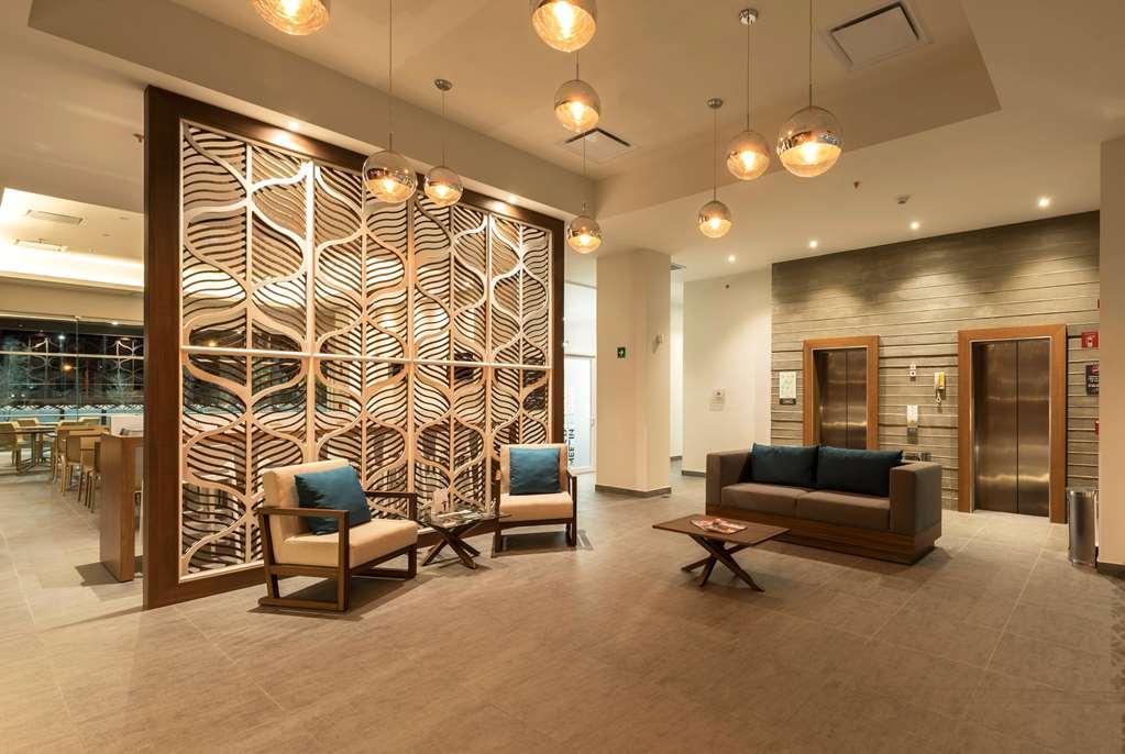 Microtel Inn & Suites By Wyndham Irapuato Interiør bilde