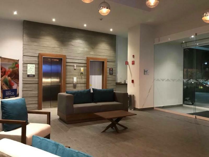 Microtel Inn & Suites By Wyndham Irapuato Eksteriør bilde