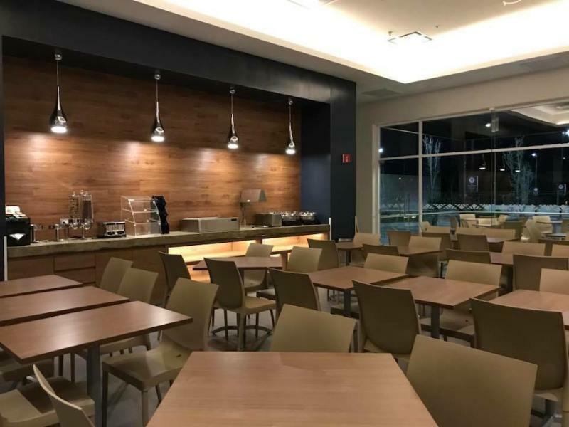 Microtel Inn & Suites By Wyndham Irapuato Eksteriør bilde