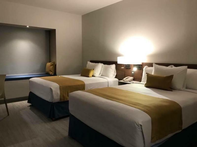 Microtel Inn & Suites By Wyndham Irapuato Eksteriør bilde