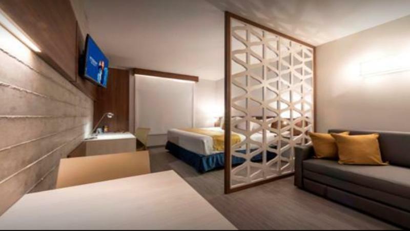 Microtel Inn & Suites By Wyndham Irapuato Eksteriør bilde