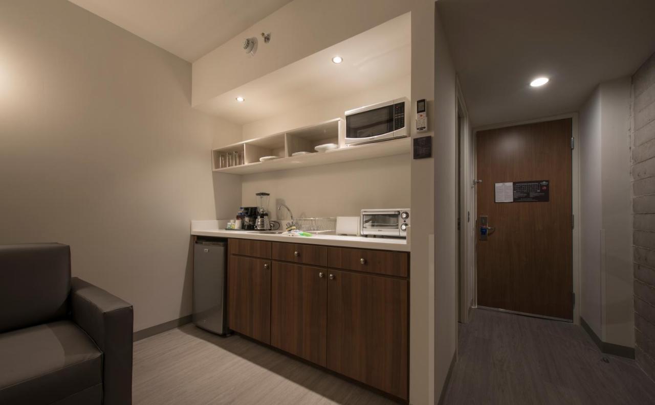 Microtel Inn & Suites By Wyndham Irapuato Eksteriør bilde