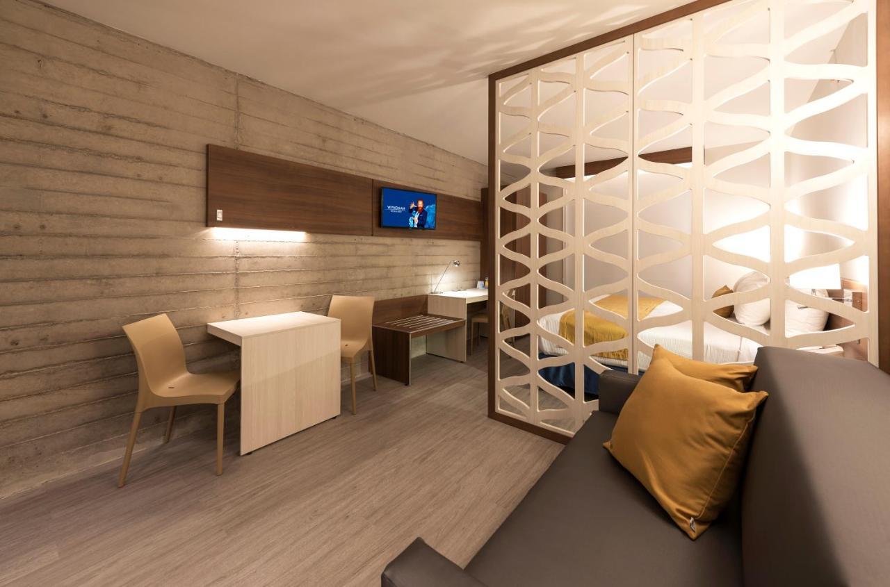 Microtel Inn & Suites By Wyndham Irapuato Eksteriør bilde